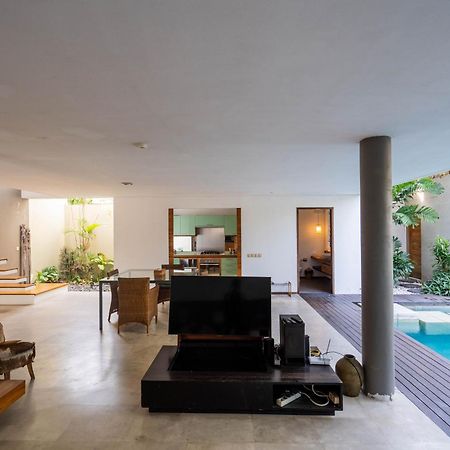 Villa Athena Seminyak Buitenkant foto